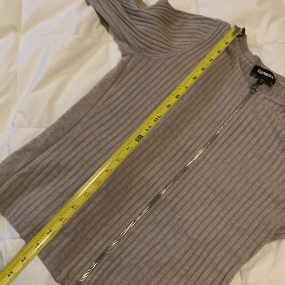 EXPRESS, long sleeve zip up sweater top, great condition, poly/rayon/spandex, S - Picture 7 of 12